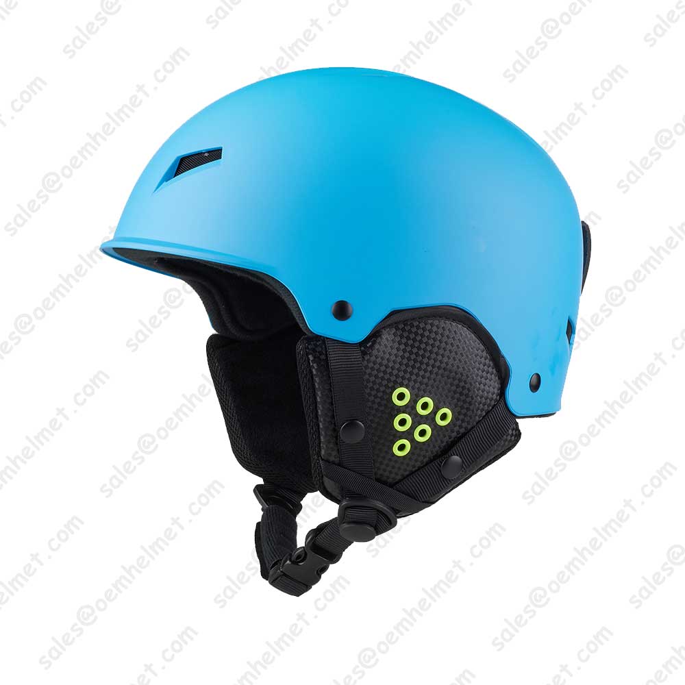 Производство профессиональных лыжных шлемов: подход Pok Tyrone Ltd к качеству, безопасности и индивидуализации