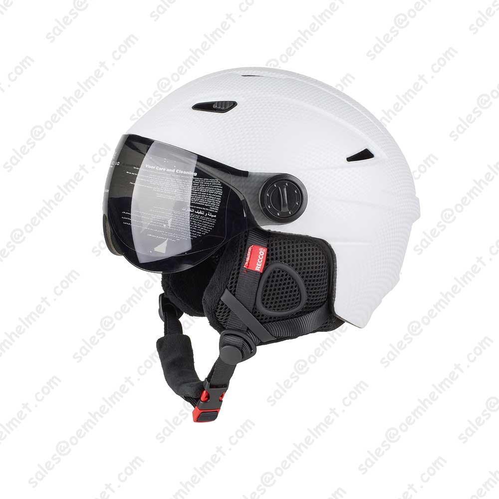 Технологии и качество производства зимних шлемов: опыт китайской компании Pok Tyrone Ltd